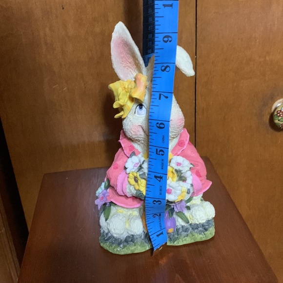 SPRING BUNNY BRINGING YOU A BUSHEL OF FLOWERS- Cute Mantel / Tabletop piece - Picture 7 of 10
